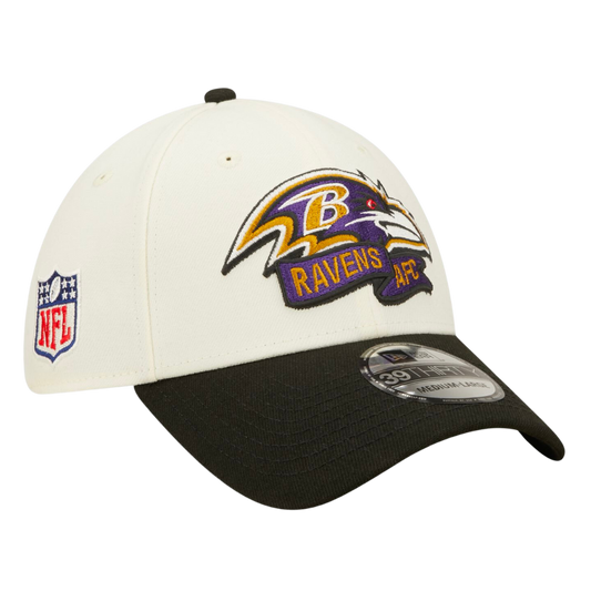 Baltimore Ravens Cream / Black 2022 Sideline 39THIRTY Flex Hat
