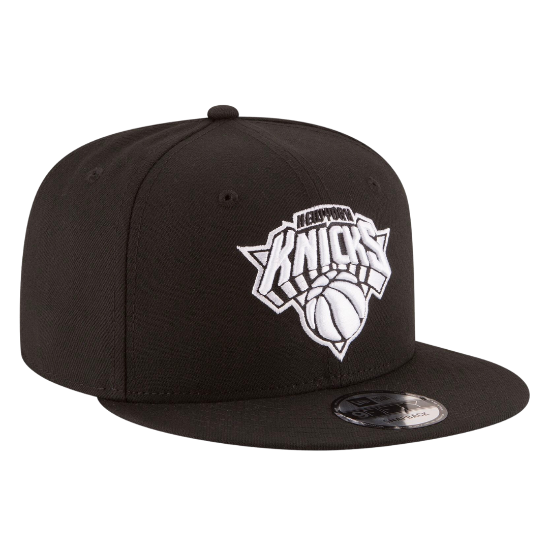 New York Knicks Black 9FIFTY Snapback Hat