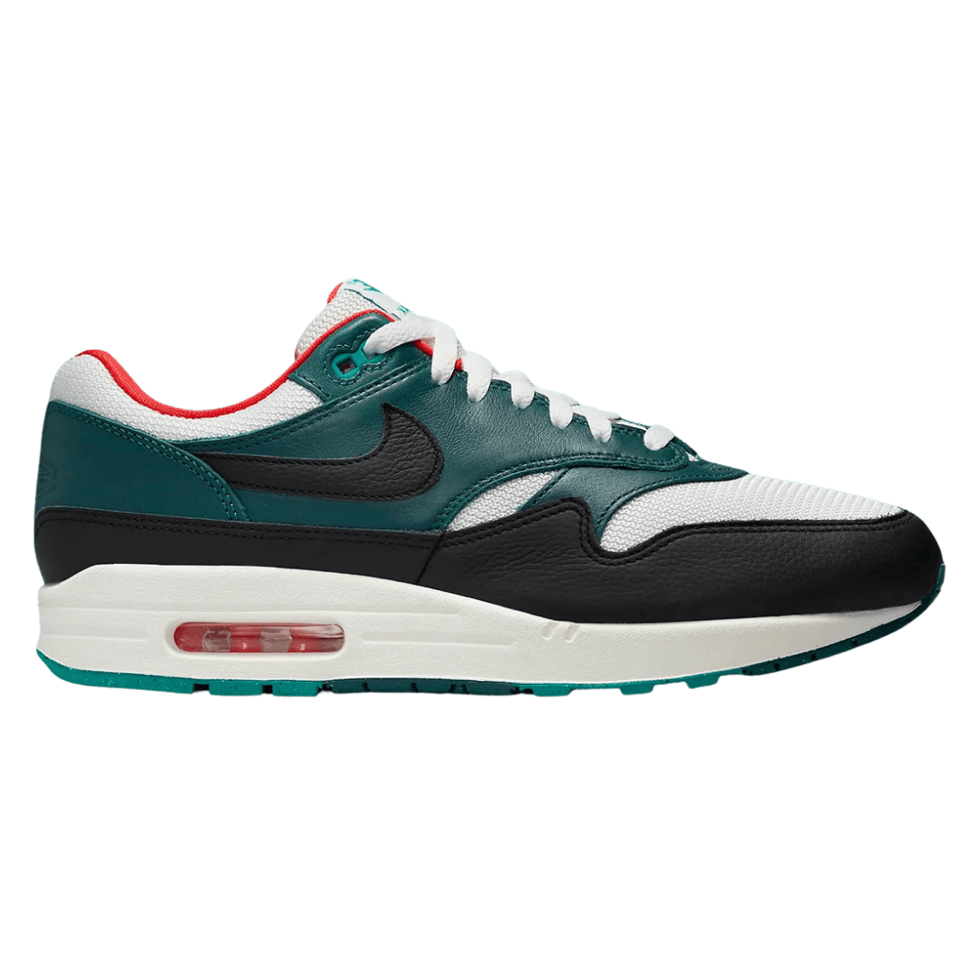 Nike Air Max 1 LeBron James Liverpool F.C.