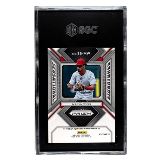 Masyn Winn SGC 8 2024 Panini Prizm Sensational Signatures Green Prizm Card #SS-MW