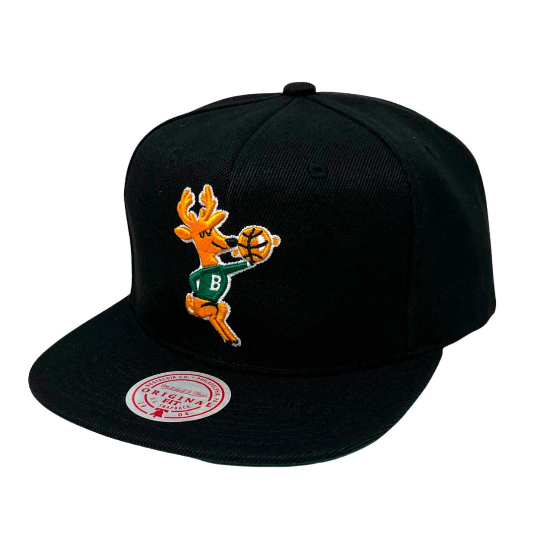 Mitchell & Ness Global Core Basic Milwaukee Bucks Snapback Hat