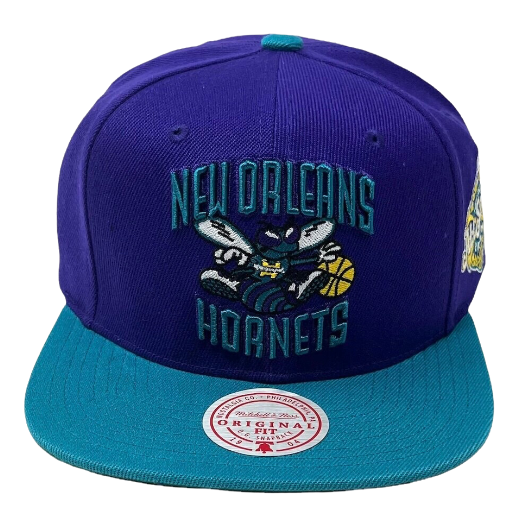 Mitchell & Ness Mitchell & Ness New Orleans Hornets Shorts Size Medium