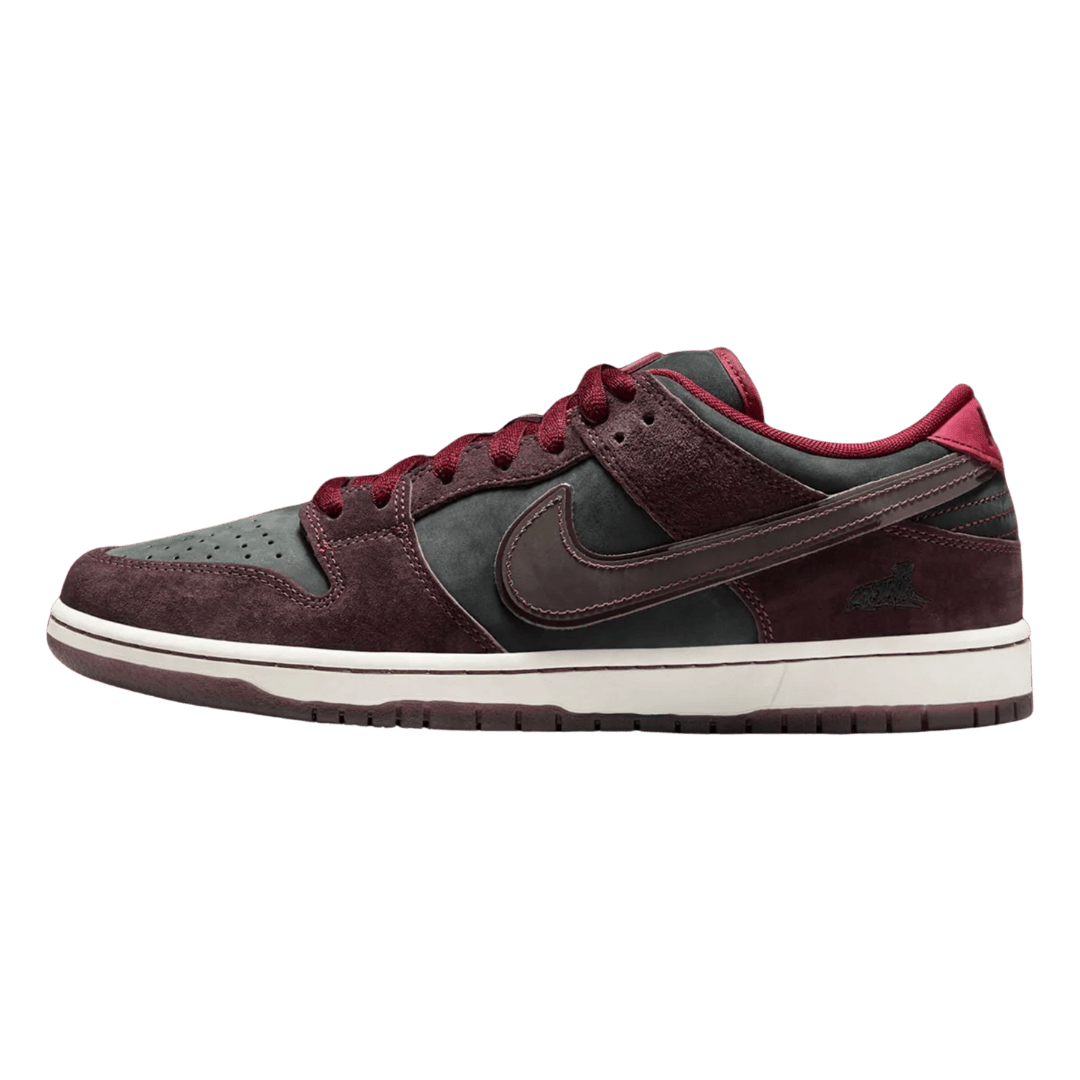 Nike SB Dunk Low Riot Skateshop