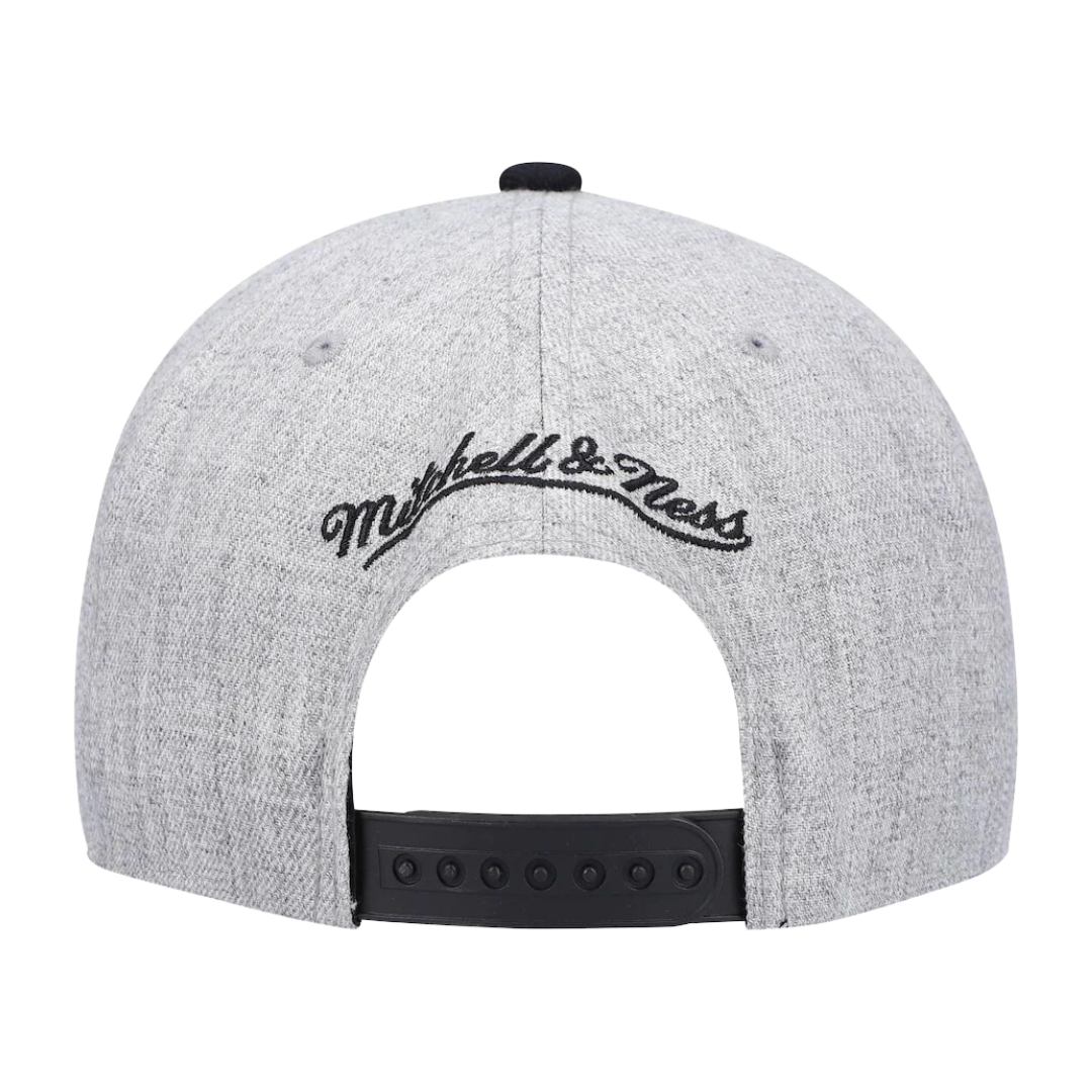 Mitchell & Ness Toronto Raptors Off White HWC 2-Tone Snapback Hat